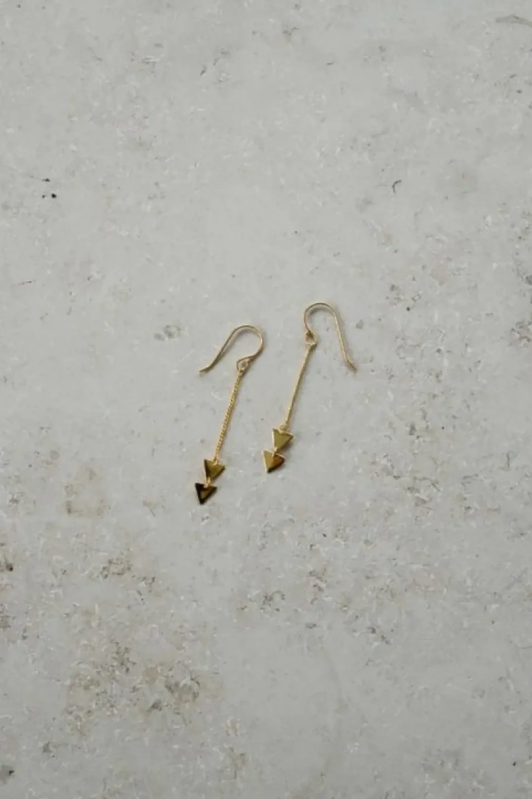 Oorbellen|Sieraden*By bar PD Arrow | gold