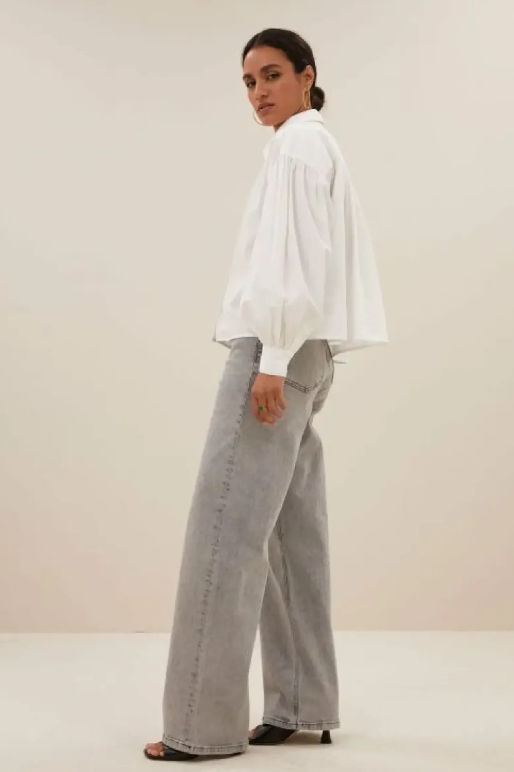 Blouses*By bar sarah short blouse | white